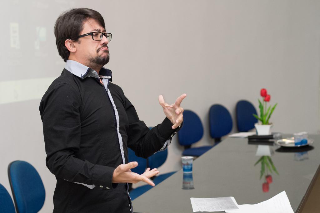 Seduc MT, curso de Libras, Libras gratuita, curso gratuito de Libras em Cuiabá, educação inclusiva, acessibilidade, Libras Mato Grosso, educação MT, MT em Alta