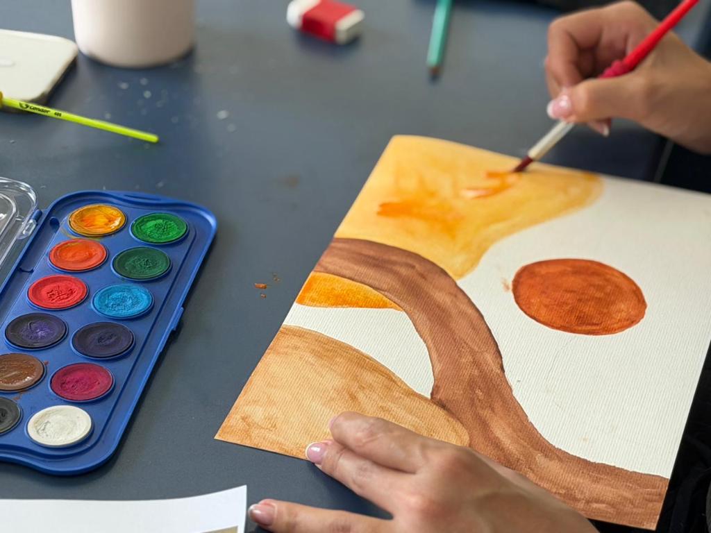 Oficinas de aquarela promovem inclusão e autonomia no tratamento em MT