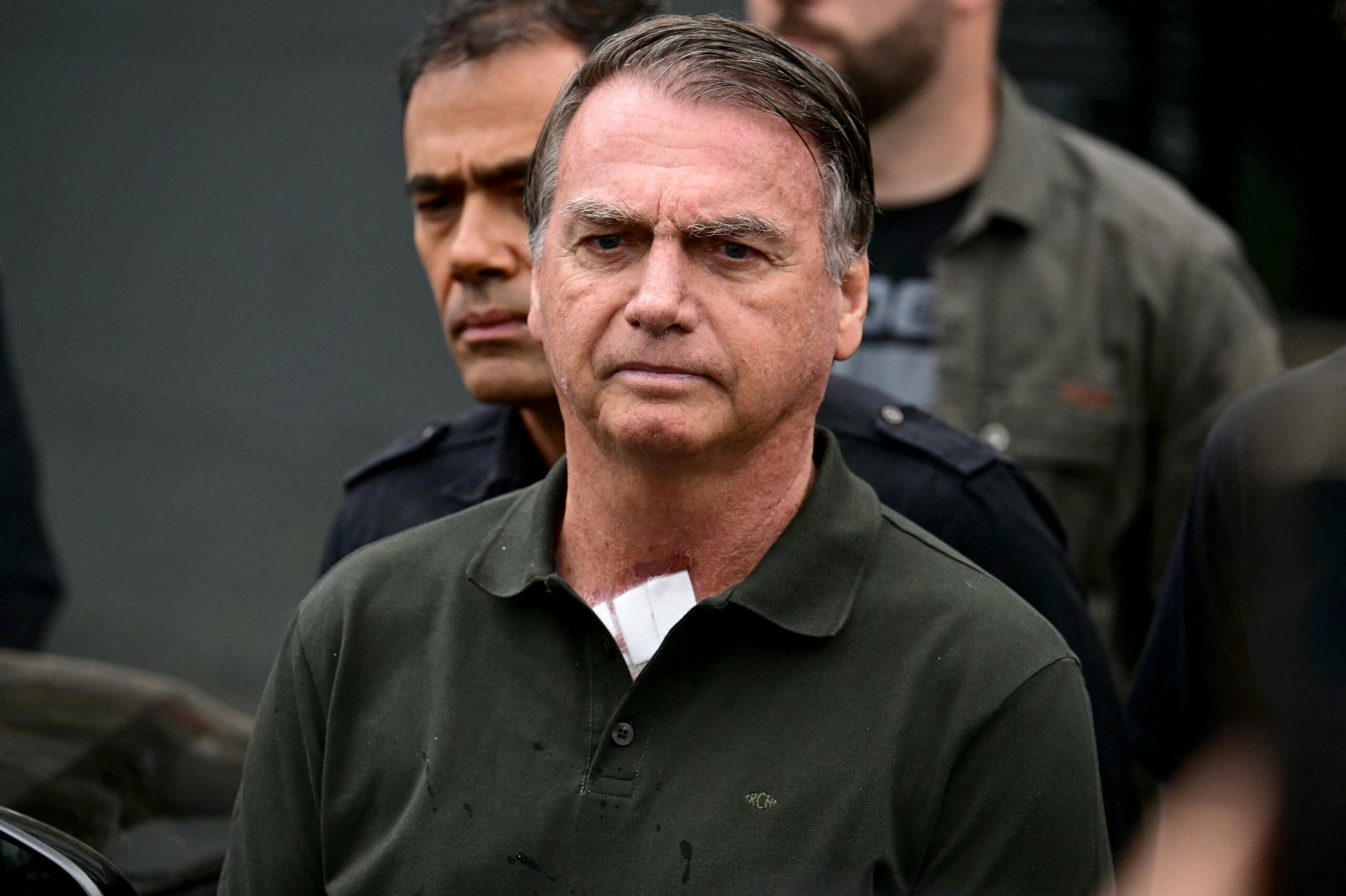 Moraes impõe regras duras a Bolsonaro: tornozeleira, visitas limitadas e sem celular